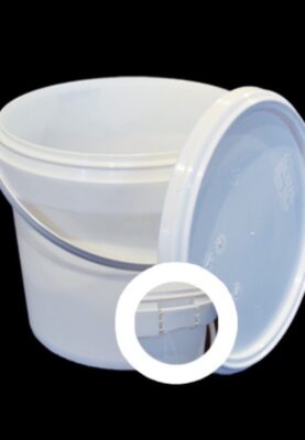 CUBETA INDUSTRIAL 4 LT Cubeta de Plastico Capacidad 4 litros Fabricada en Polietileno HDPE grado Alimenticio Color Blanco aptas Para Manejo en temperaturas bajo cero Ideal Para La Industria Alimenticia , Quimica , Farmaceutica, Laboratorios , Procesos de Industrias en general